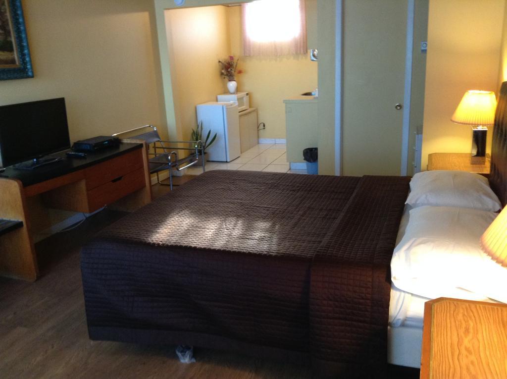 Motel Rive Du Lac Saint-Zotique Ruang foto